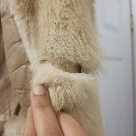 Real Mink + Coyote + Leather Fur Coat - Picture 5 of 7